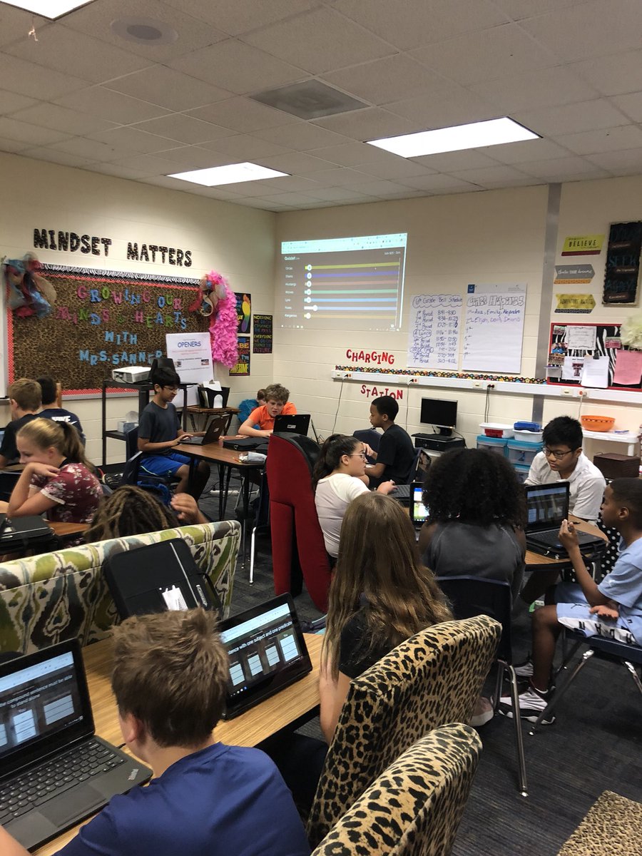 SannerBrandi's tweet photo. Quizlet Live makes learning &amp; studying much more fun!!🎉 #Promise2Purpose #Kleinmoments #Growingourmindsandgrowingourheartsirssannersclass https://t.co/W782Fbuau7