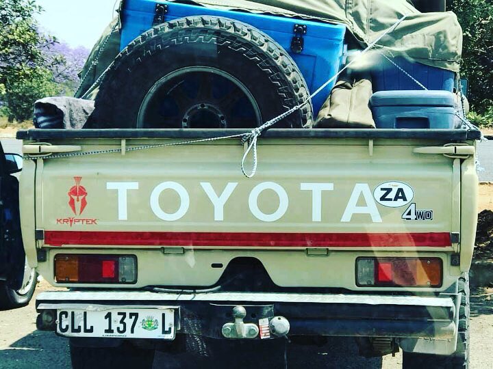 WorldAnimalNews's tweet photo. URGENT! POST &amp; SHARE! There is a live bow hunting expedition taking place right now in #HwangeNationalPark where Cecil’s pride lives. The outfitter is #ChattarongaSafaris, contact them &amp; tell them your outrage👉https://t.co/4Lnv7e6Umy Pictures of the hunters truck is below. https://t.co/gJzJ2pSKBb