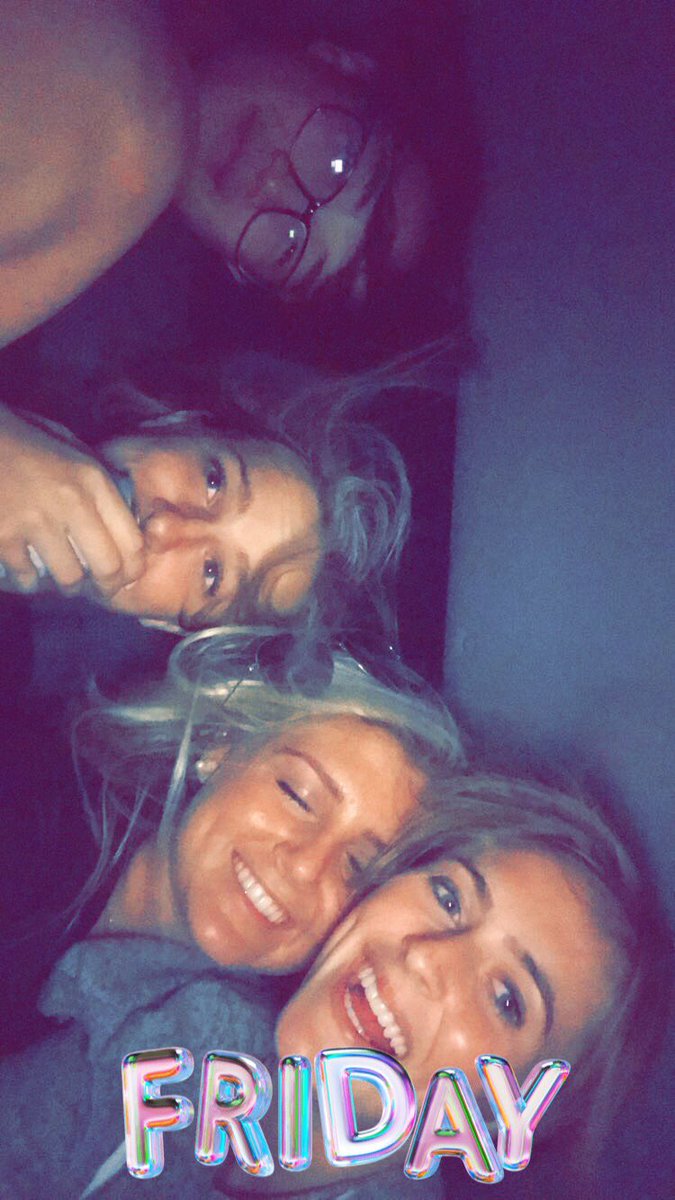 sydneyy_russell's tweet photo. Happy bday @LeoBeeghly 🤪 hope it’s the best!!! https://t.co/tbiZE5U8Pu