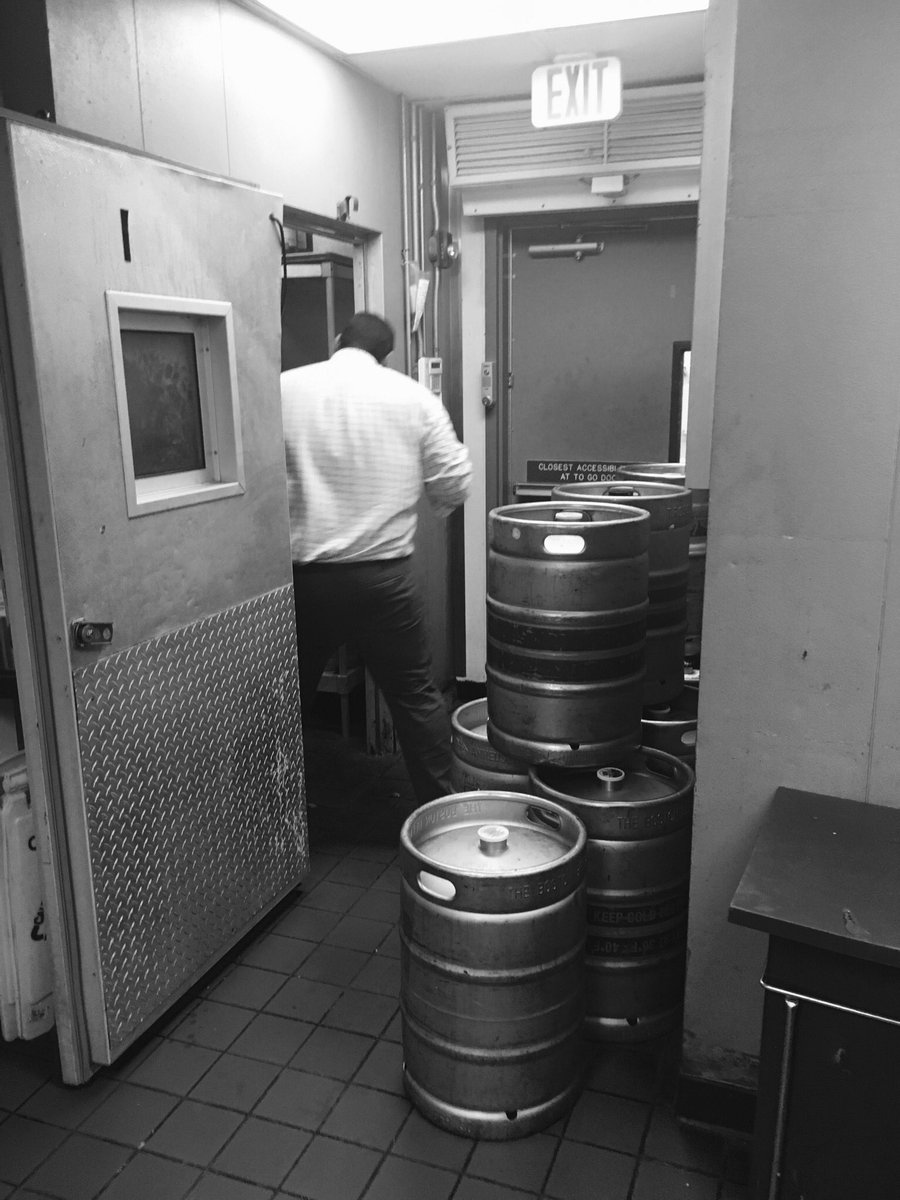 RStroudsburg's tweet photo. When he makes the beer cooler prettier than ever! #LVRGfunaf @HRATYOURSERVICE https://t.co/f16v9kLDoM