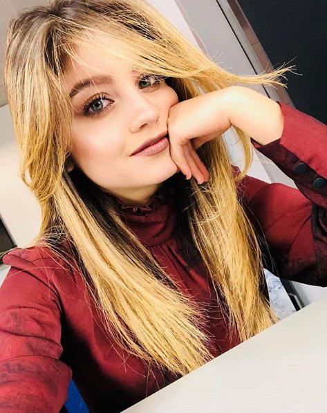 Bᴇʟʟᴇ Gᴏʟᴅ ☕ tweet media