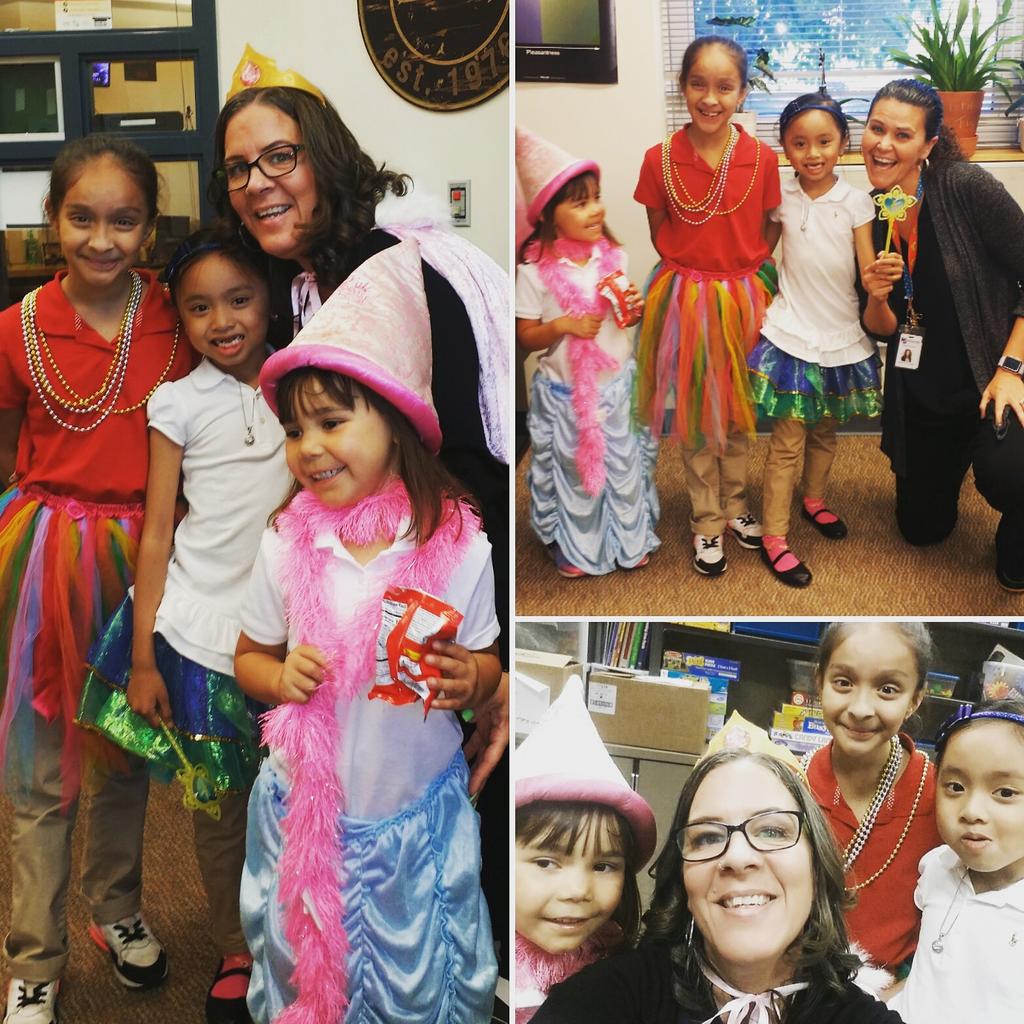 NewAndReal's tweet photo. #smiles 👑
The highlight of my day...
#dressup #choicetime #queensandprincesses
#Impacting #positivity #Rewards #happiness😊 #CommunitySmileMaker #MadronaElementary @madronaeagles @HighlineSchools https://t.co/VBsMgW275t