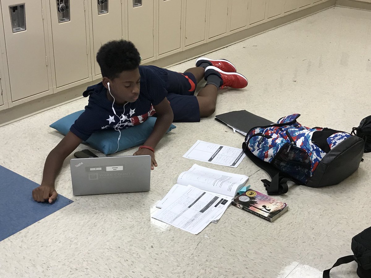 ms_whoamack's tweet photo. Best way to write a paper? Comfortably 😊 way to go today, y’all! https://t.co/XfQPj2wZpy