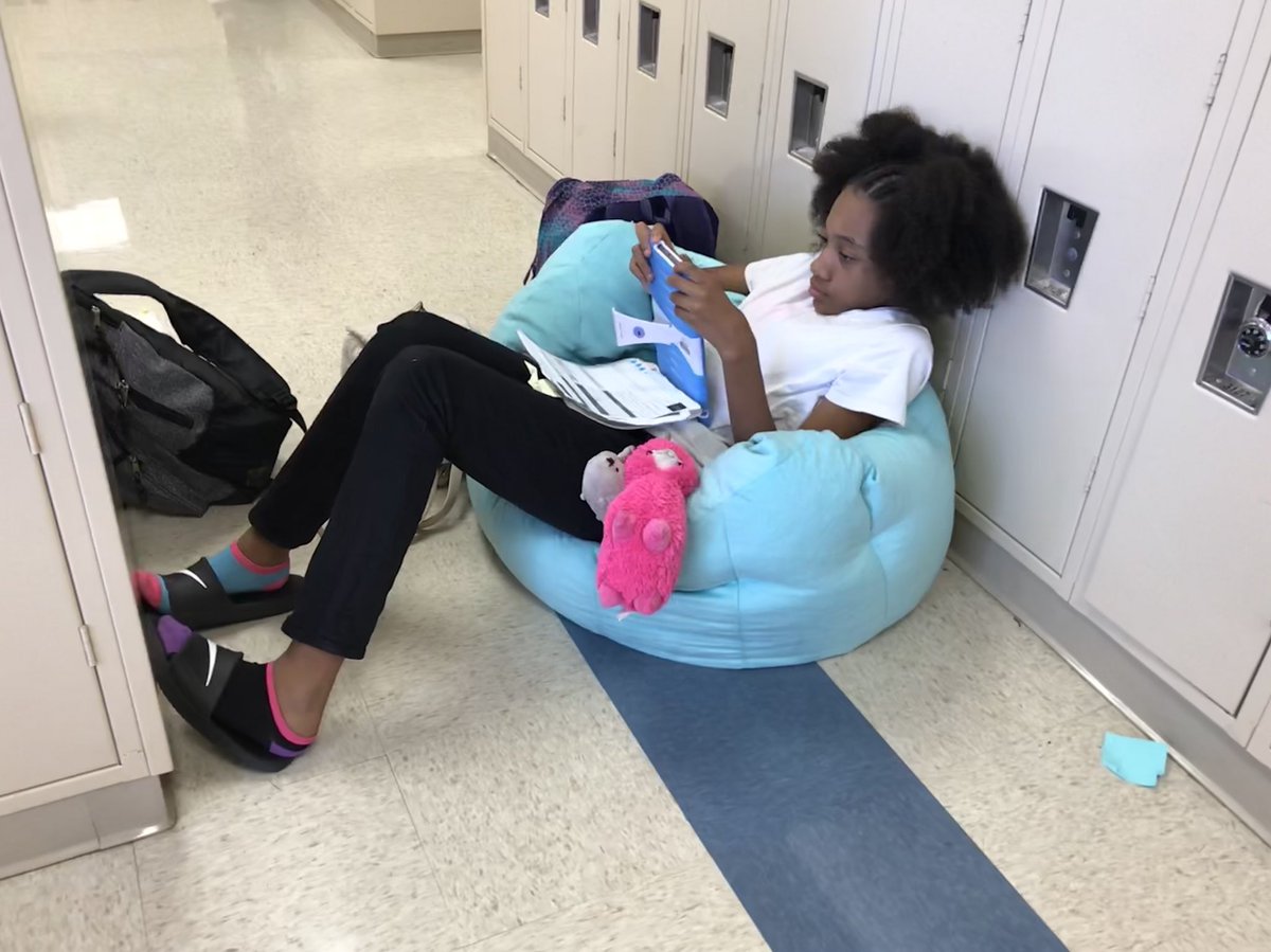 ms_whoamack's tweet photo. Best way to write a paper? Comfortably 😊 way to go today, y’all! https://t.co/XfQPj2wZpy