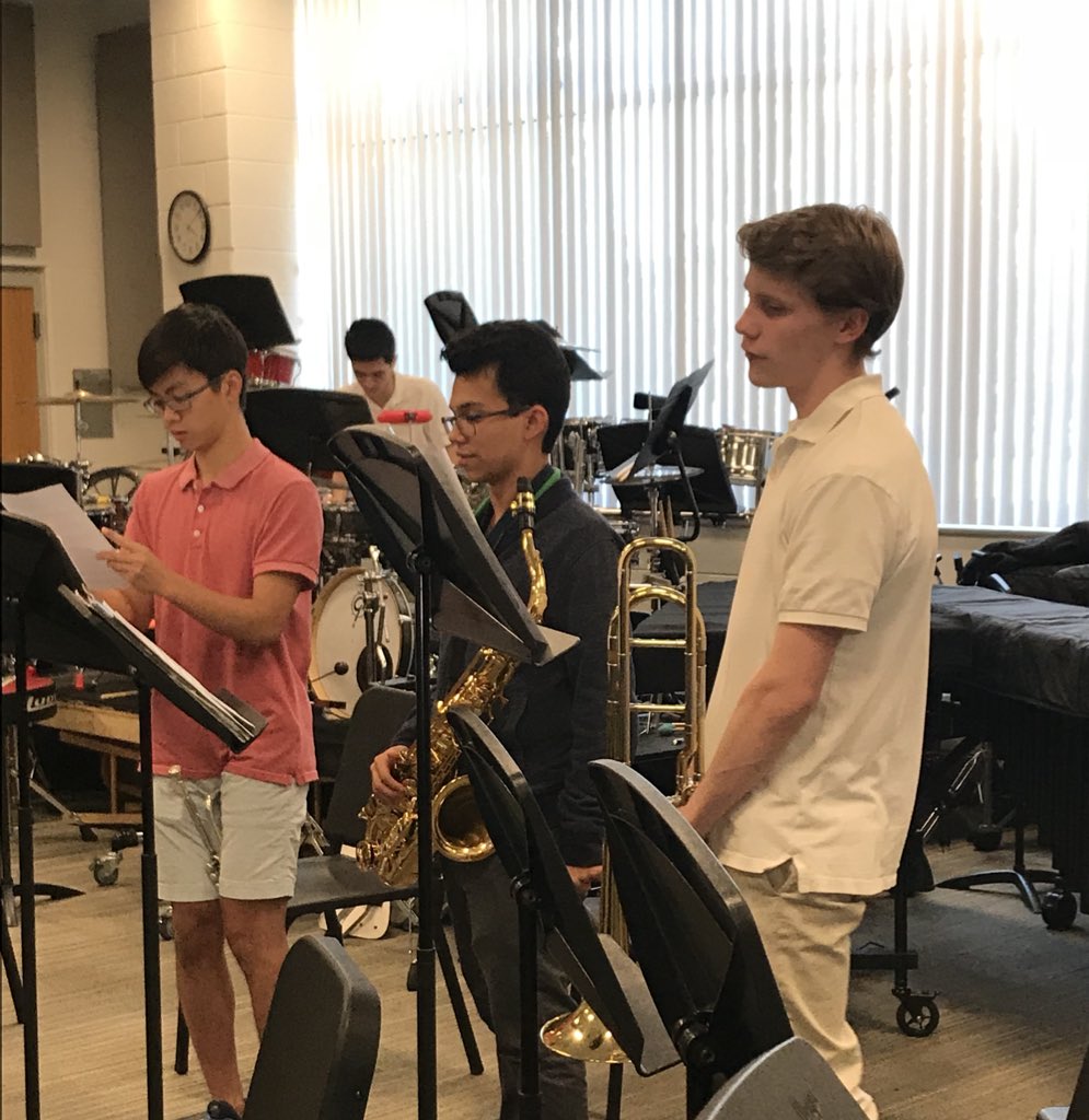 band_cghsnc's tweet photo. Students collaborating and arranging their own music in a student-created Combo. Just another Wednesday in the Gibbons Band Room! #CGcollaborate #comboclub https://t.co/Js1pGFaeGN