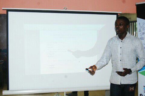 ElabsAfrica's tweet photo. #Elabsafrica introduction to web development class. #36forum #Strategichub #thealternativeschool https://t.co/J3QGuZ3brs