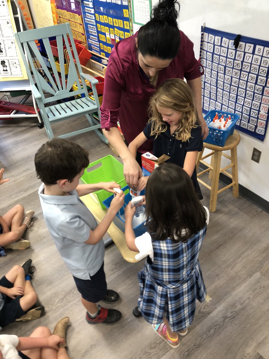 ClaireBord's tweet image. @PLPLowerSchool @participate happy faces when we make flubber while talking in Spanish about matter in science... first grade is always fun! #learningspanishisgreat #dualimmersionprogram #señoraborda