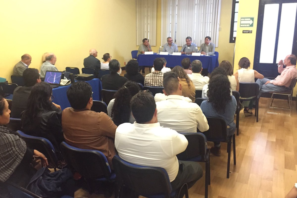 nanoberet's tweet photo. En @CIESASOccte mesa sobre politicas públicas, anhelos y realidades de planes y prácticas participativas en municipios de Jalisco, con Gerardo Bernache #CIDIGLO y Gabriel Torres. Comenta Antonio Sánchez Bernal de #INESER y modera  Alberto Arellano Rios del @Coljalisco https://t.co/V2F3T33yd1