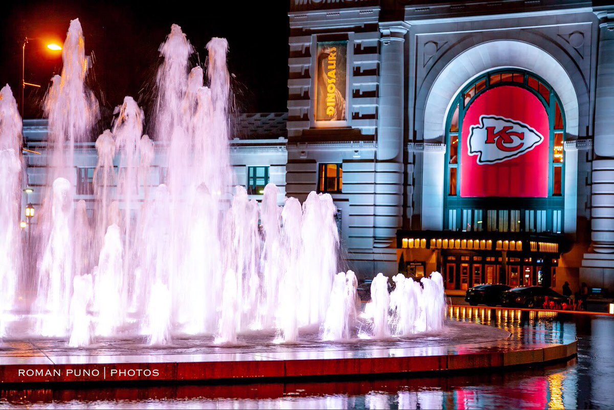 RomanPuno's tweet photo. A few shots of @UnionStationKC last night. #KansasCity #kcmo https://t.co/1VkxGkr6zE