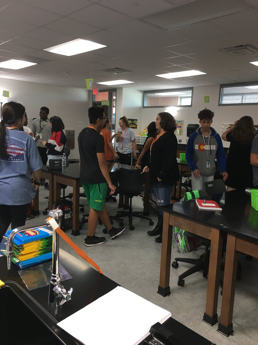 GThevenote's tweet photo. Vocab practice with Quiz, Quiz, Trade! #BridgelandBest #BHSBio @DBH_Bio @brackney_BHS @bhsnewland @BrianGilchriest @BridgelandBioAP https://t.co/TF8I0yuZrU