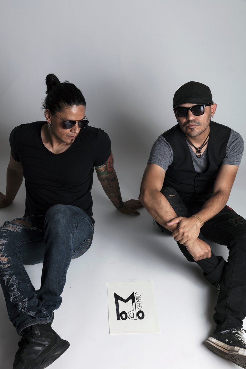 Listos ya con la sesion de fotos para nuestro nuevo canal de youtube #ElModoCreativo esperen muy pronto nuestro primer episodio.