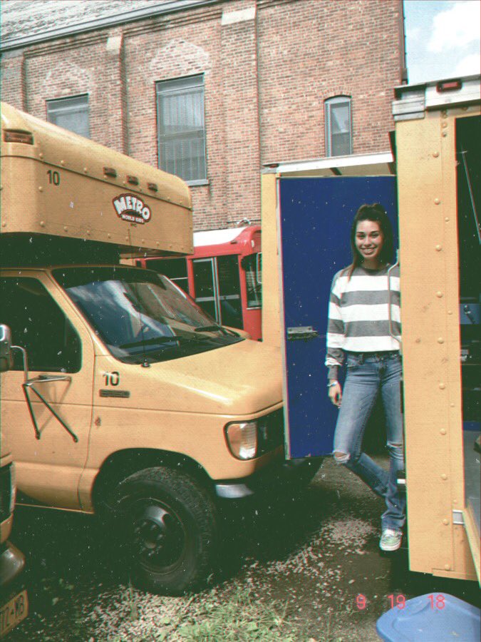 kammrdx's tweet image. Catch me in my yellow busssss #mwc18