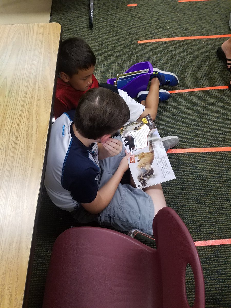 KellyHudsonSCHS's tweet photo. So proud of our 6/7 @LaunchEMS students with their K-3 #literacypartners at @WrightElemSCPS today! https://t.co/db4butY0nK