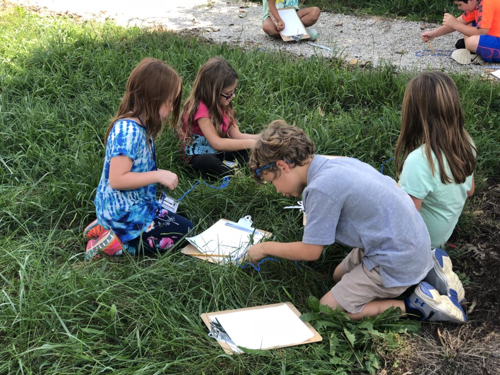 BolivarPrimary's tweet photo. Mrs. Holcomb’s students took the opportunity today to think like scientists, exploring and making observations outdoors! #BPSTogether #GoLiberators https://t.co/iGKylfiy7j