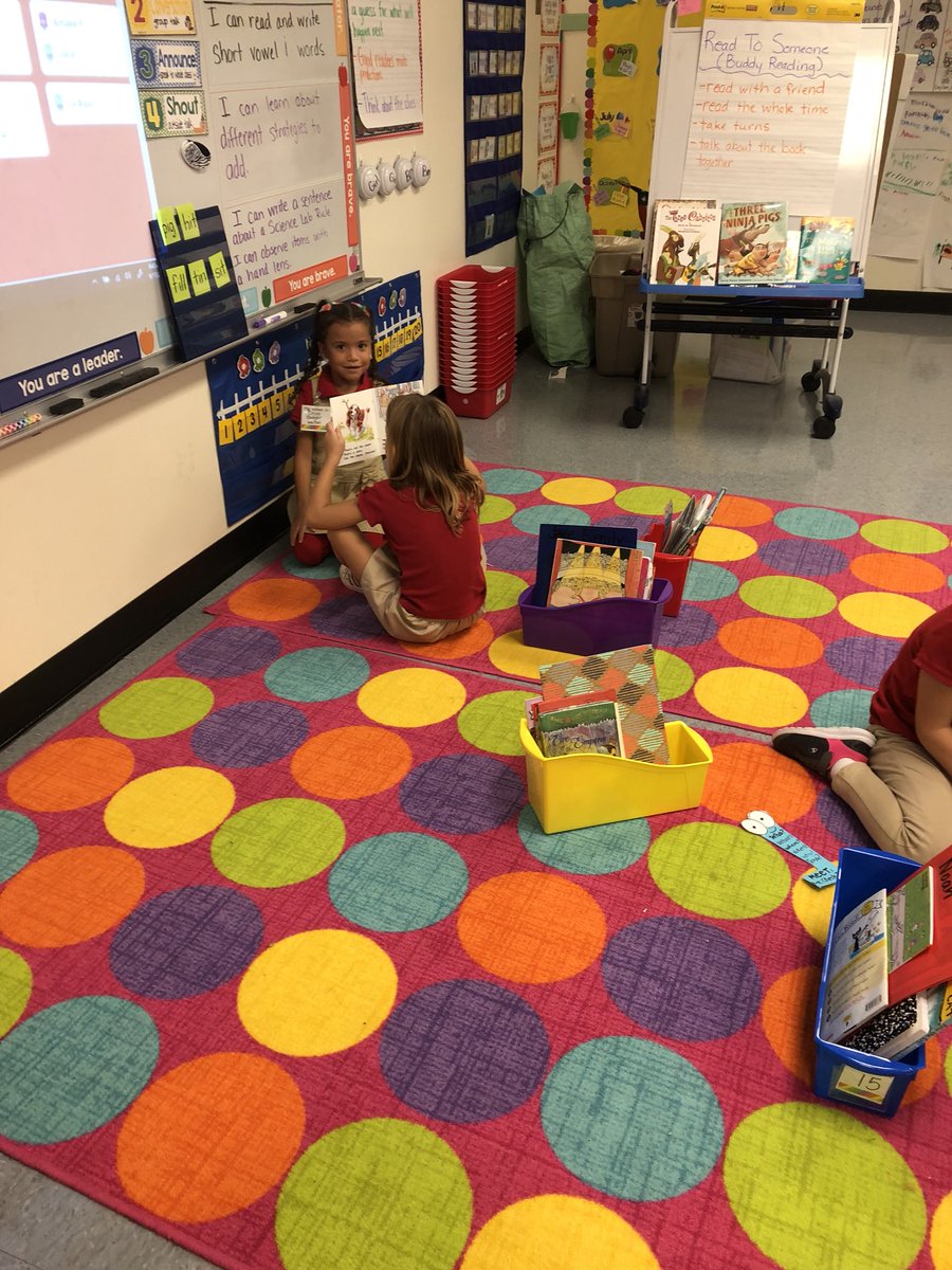 staceyteer17's tweet photo. Partner reading in first grade! @gisdsupt @galvestonisd #destinationexcellence #readabove #parkerpelicans https://t.co/r3a74UrAbl