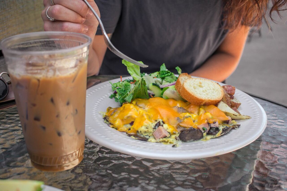 OliveAndFinch's tweet photo. Enjoying the last bit of patio season ☀️🍳 https://t.co/kXUYHm1e24
