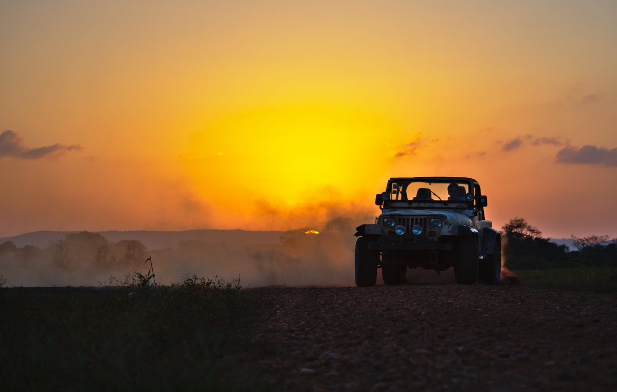 THERE GOES THE SUN!
jeepdaddyinc.com #JDi @synergymfg #JeepSunset #sunset #offroad #PeaceAndQuiet #chilling #wishiwashere #HappyPlace #relaxed #HumpDay #PicOfTheDay #thejeepmafia #jeephers #jeeplife #jeepjunkiesyyc #4x4beast #instajeepthing #jeepswag #JeepinAintEasy #relax