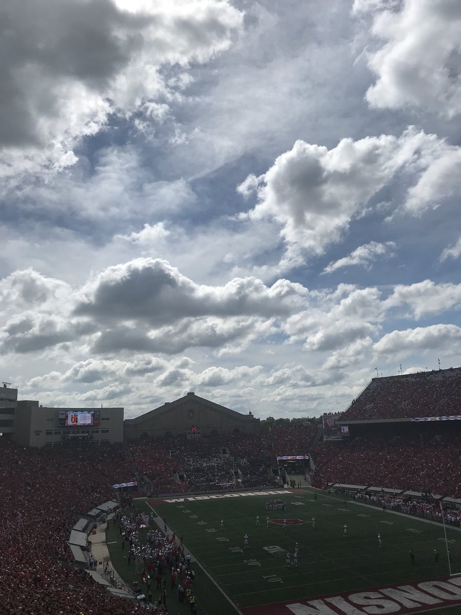 NatalieWorman's tweet photo. @AOS100_2018 look at these cumulus clouds over camp randall stadium last gameday!! https://t.co/5waFWZu8pE