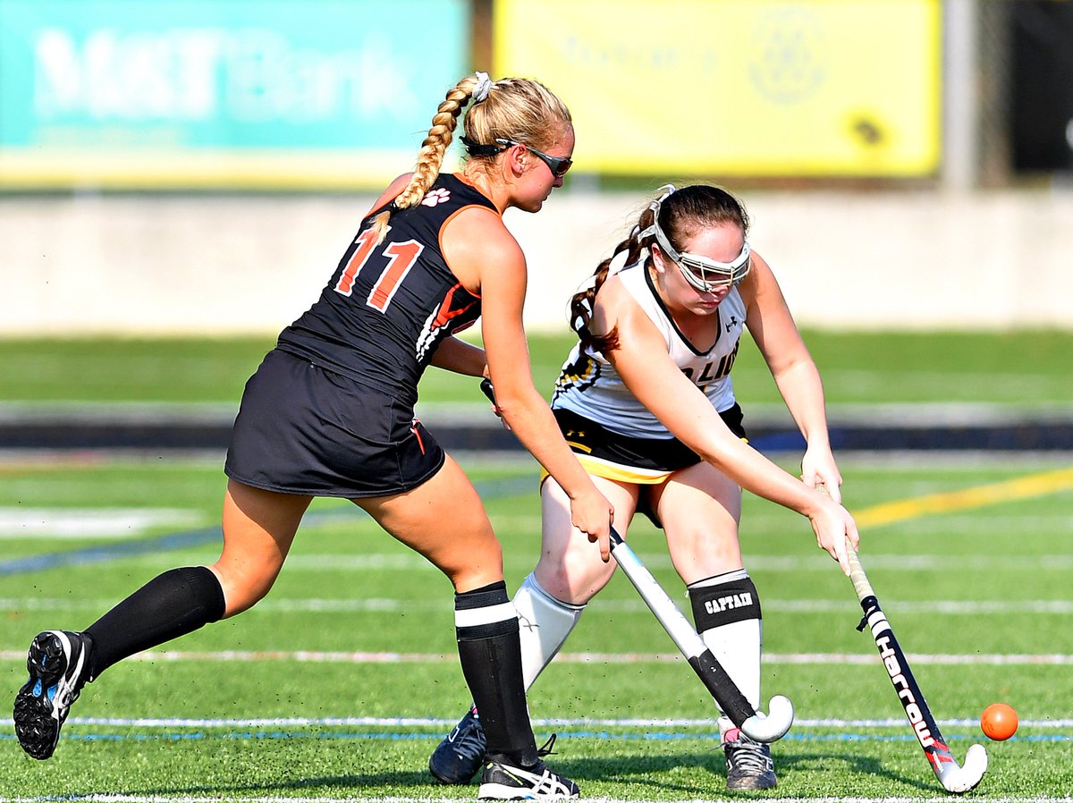 #PHOTOS-->bit.ly/2NX3SD1 <a href="/centralyorksd/">Central York School District</a> <a href="/CentralYorkAth/">Central York Athletics</a> wins 5-2 over @rlschools <a href="/RLAthletics/">RL Athletics</a> in #fieldhockey @YorkDispatch <a href="/YDSports/">YDSports</a>