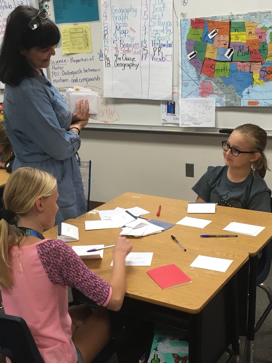 jaimehansendvu1's tweet photo. Canyon Springs NEHS writing cards of gratitude to our first responders and veterans. A huge thank you goes out to Natalie Reilly for coming out from #nothingbutlovenotes Showing us the ripple effect  that come from love and appreciation. @CanyonSpringsDV @DVUSD #wemakeadifference https://t.co/hKomDwfuVV