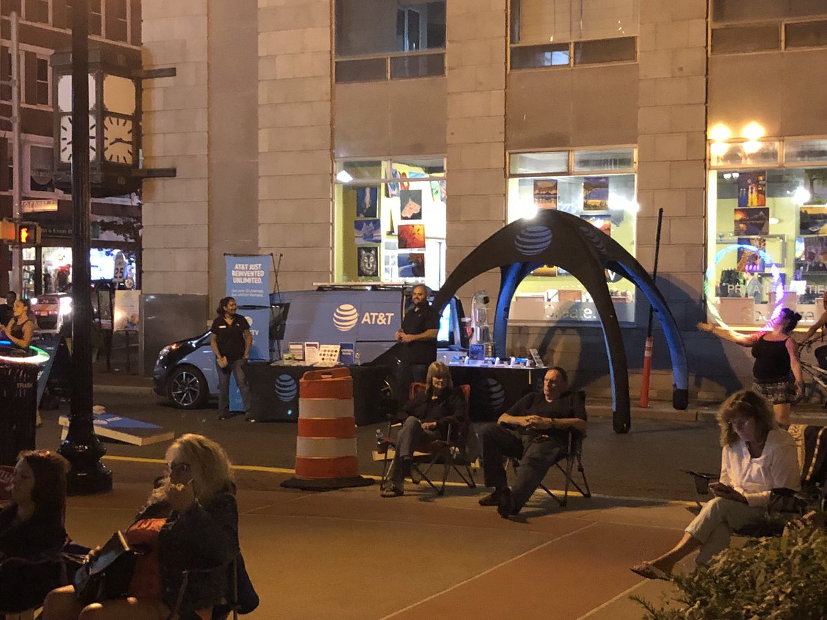 JessMar925's tweet photo. Beautiful night for a concert in Downtown Freehold with the Freehold team!! 💃💃 #MobileMaddnes #MobileNYNJ #STOREON4 #ONENYNJ https://t.co/OCa6mreP9c
