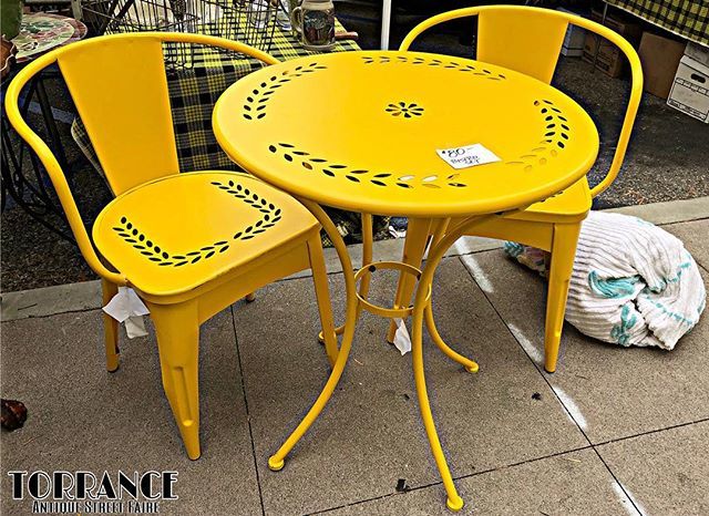 streetfaire's tweet photo. -4 Day Count Down- #streetfairefinds $80! Killer Steal! #awesome #yellow #bistro #table and #chair #set #perfect for #chess #games #backyard #function #patio #furniture #interior #design #decor #outdoor #fleamarket #every4thsunday #oldtown #advertising #… https://t.co/ixrtXESc9U https://t.co/P934UYrBH3