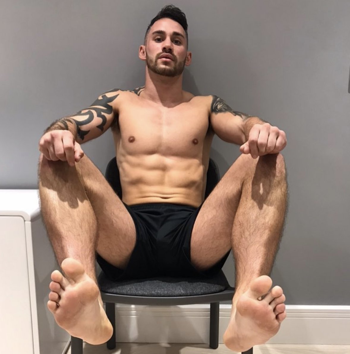 AustinCorter's tweet photo. I'm taking calls on #NiteFlirt 1-800-To-Flirt, ext: 1173-2282. Give me a call before I become busy! Call me daddy, swallow my jizz and say thank you #cum #swallowmycock #saythankyou #daddy #horny https://t.co/tz3QZ8YHMZ