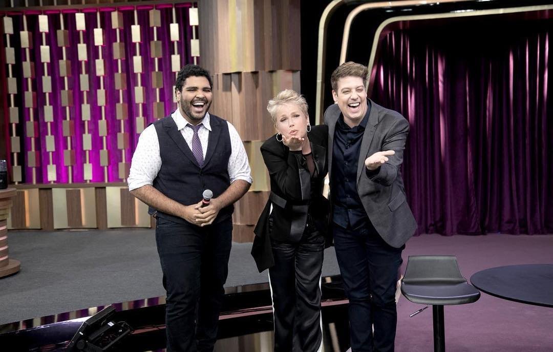 mhenryketv's tweet photo. Em comemoração aos 65 anos da Record TV hoje Xuxa no programa do Pochart 😍❤ 
#ProgramaDoPorcha
#recordtv
@PgmDoPorchat
@recordtvoficial https://t.co/UiU7W4DNbD