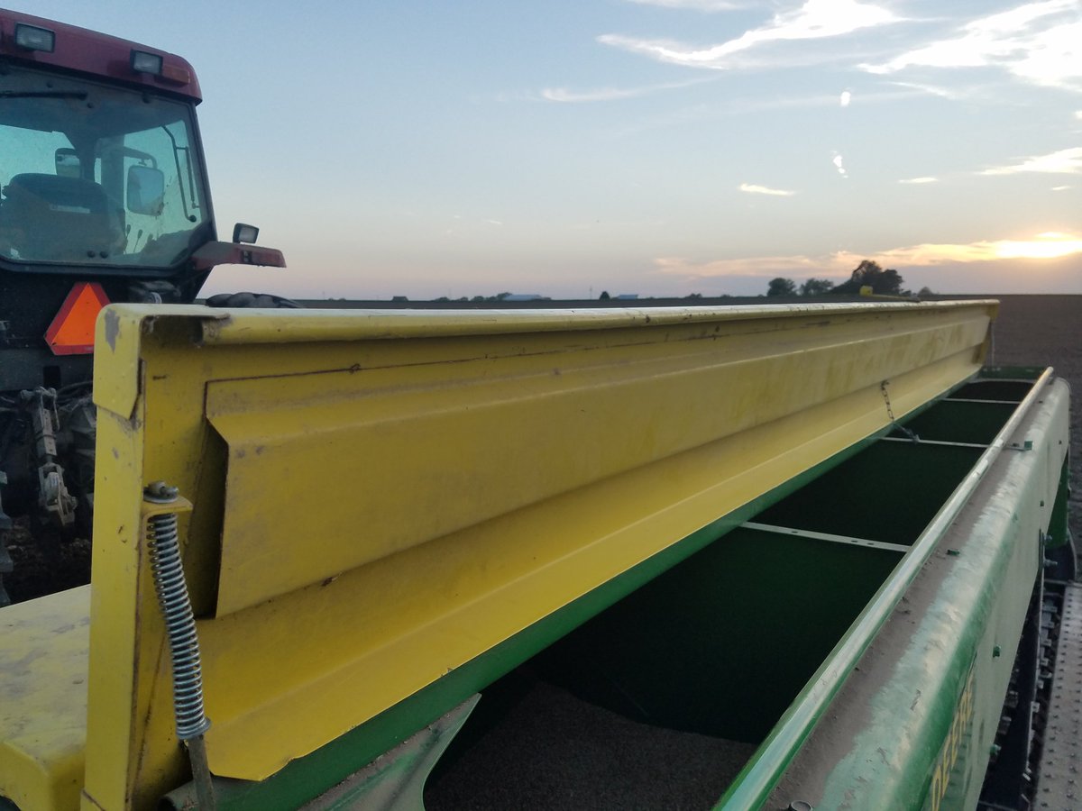 mazour1975's tweet image. Great day to plant wheat @NTVsSteveWhite @NTVsGrow @krvn Got it done now bring on the rain #FutureBread