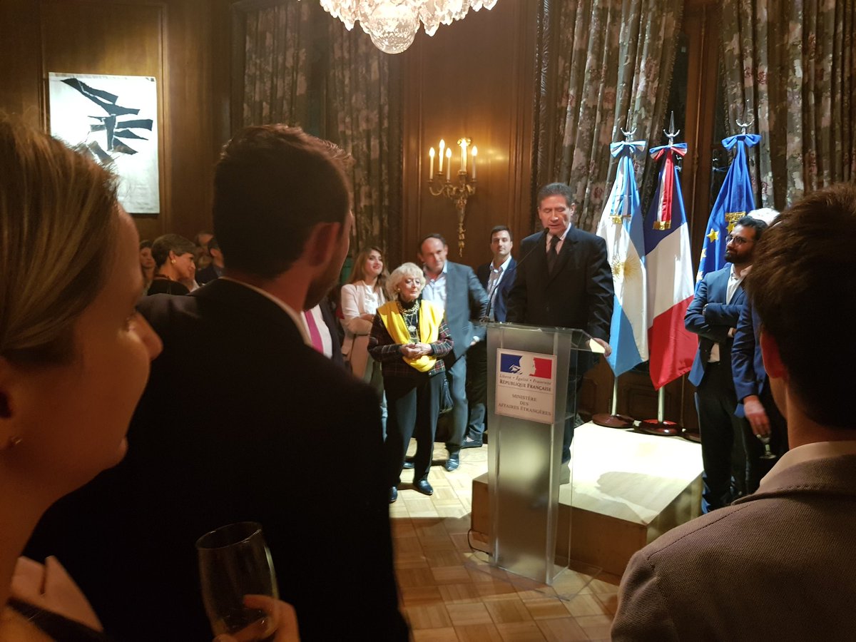 SebasOseroff's tweet photo. @GuignardPH Gracias Embajador de Francia en Argentina, Pierre Henri Guignard, por recibir a @EY_Argentina , apoyando a los emprendedores del #G20YEA y con una visión optimista de la Argentina. https://t.co/JeEHdeSx2l