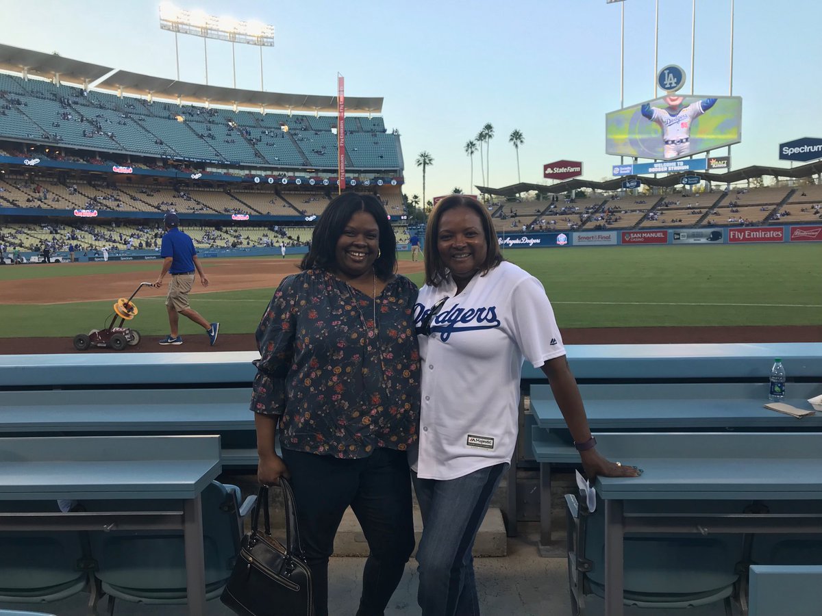 SailingRedonna's tweet photo. #DodgersSocial - hanging with Mrs. Cooper https://t.co/GYWfjJjkKq