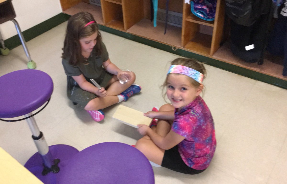 MJBall64's tweet photo. Tuning fork fun!  Seeing , hearing, and feeling sound! #welovescience #acspln #firstgrade https://t.co/TFZpNPHfC9