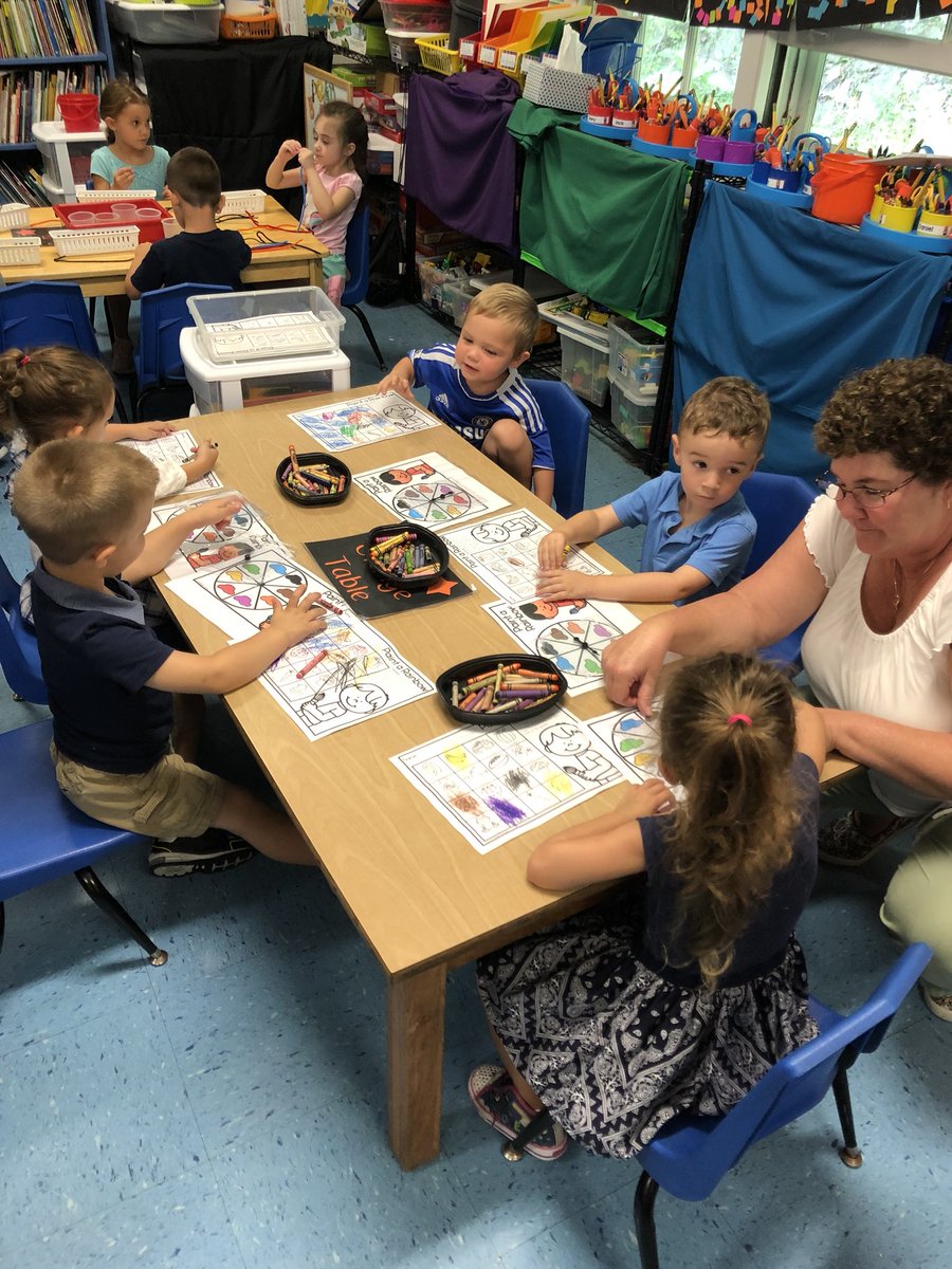 StPatsYorktown's tweet image. #BlendingLearning in action in Mrs. Mark’s PreK room today! #stpatrickschoolyorktown