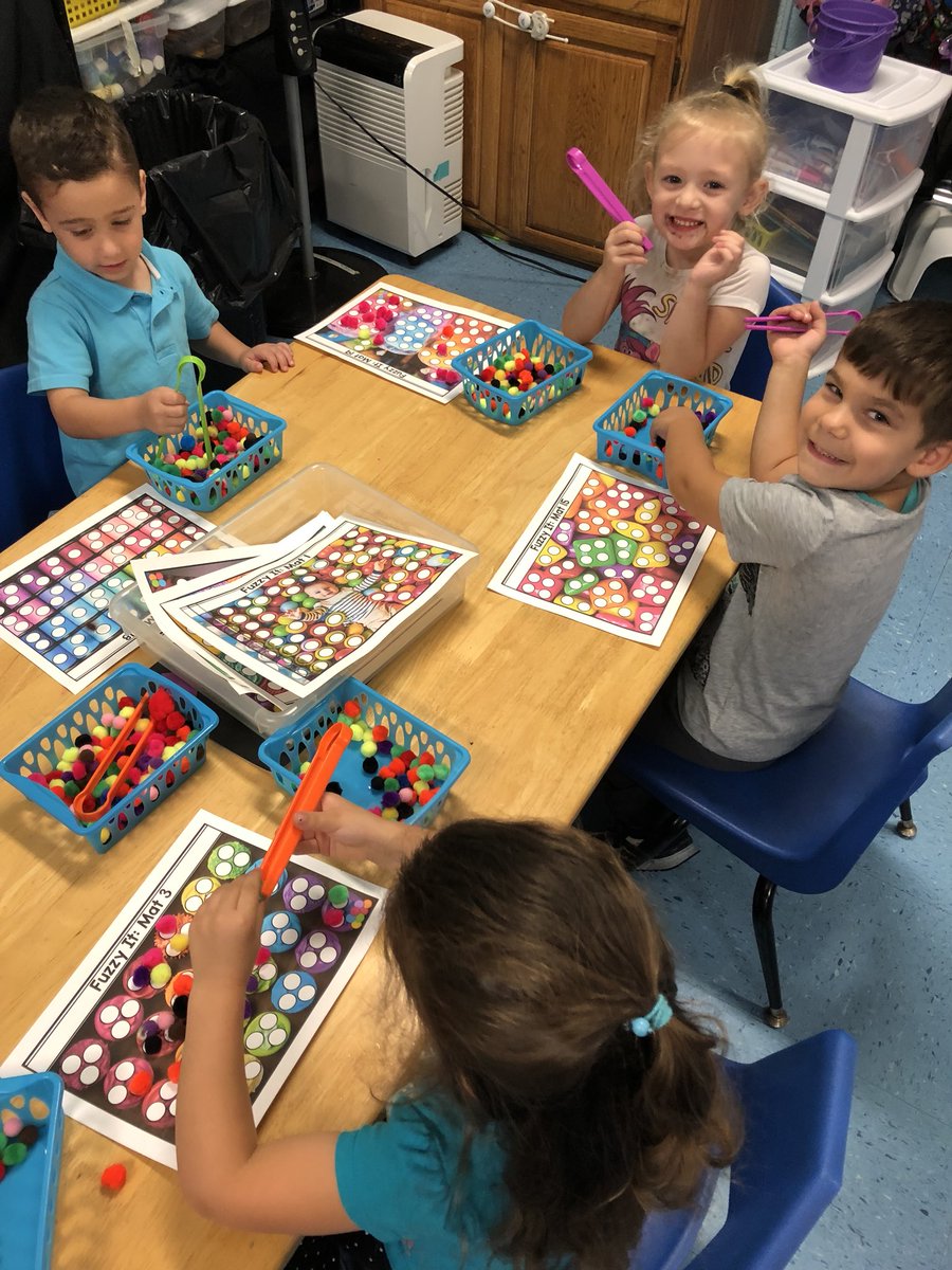 StPatsYorktown's tweet image. #BlendingLearning in action in Mrs. Mark’s PreK room today! #stpatrickschoolyorktown