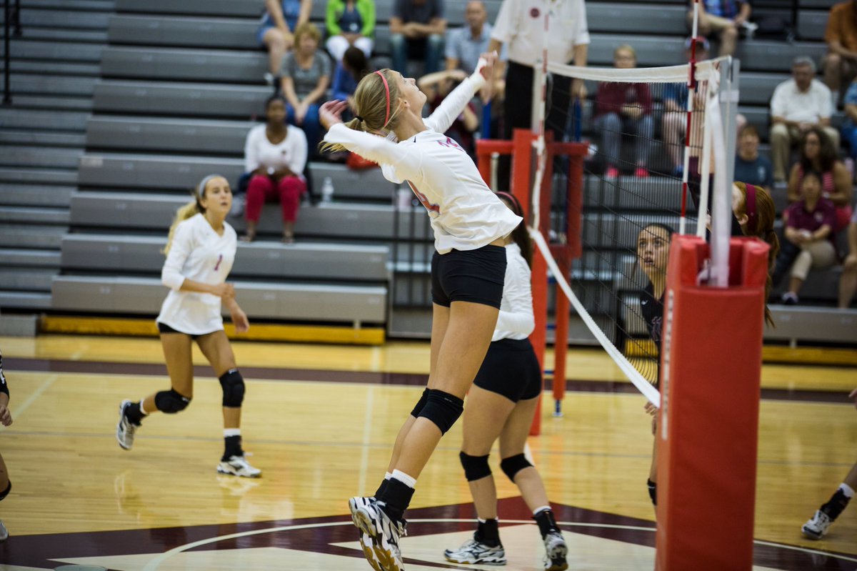thebruinreport's tweet photo. Thursday game time change—- @USJ_Volleyball will host South Gibson on 9-20-18 at 5pm (not 6) with JV game to follow.   See #U there. https://t.co/xE9MISC58x