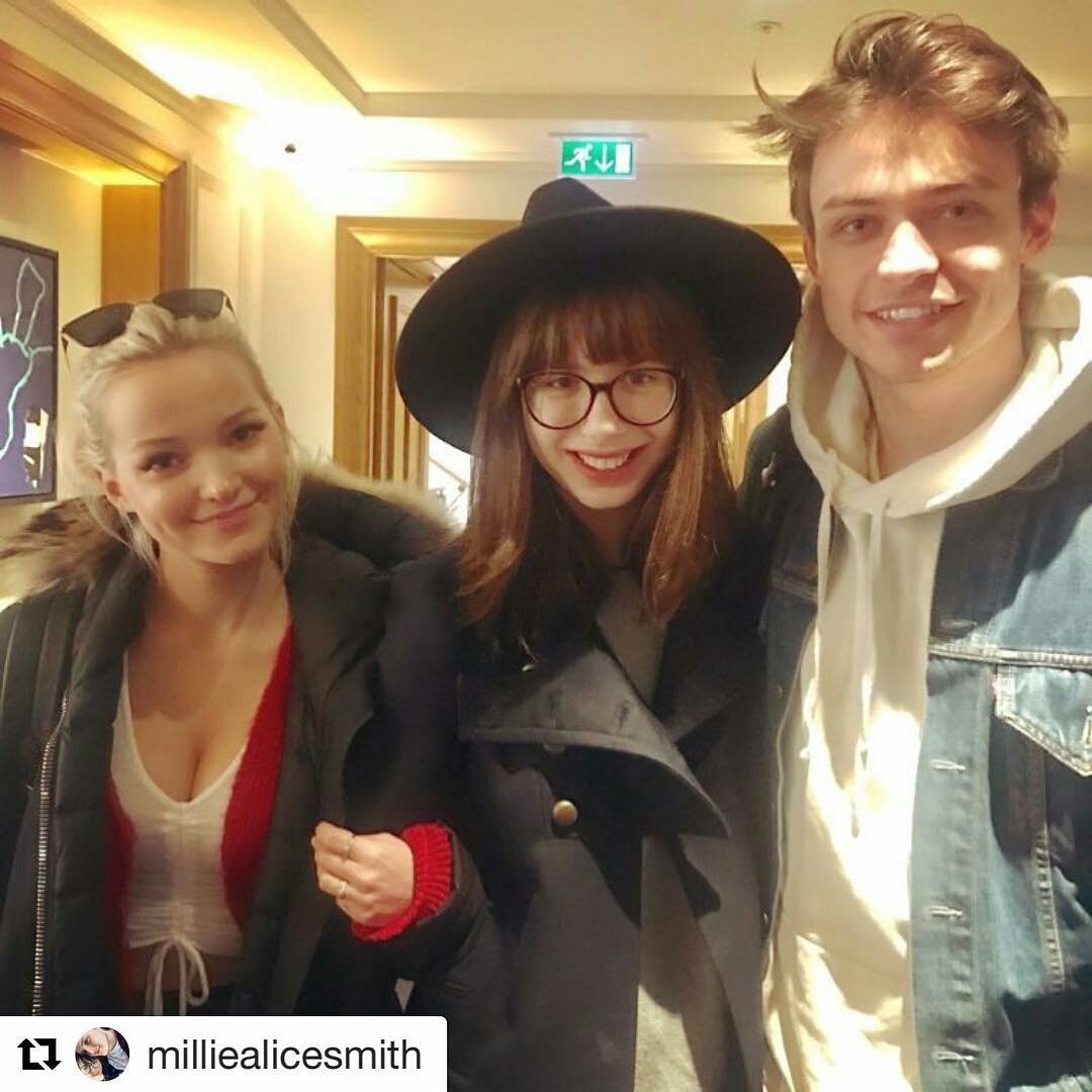 Theveshin's tweet image. Millie Alice Smith Posted on Instagram With Dove &amp;amp; Thomas From working together on #TwoWolves 🐺🐺
#DoveCameron #ThomasDoherty