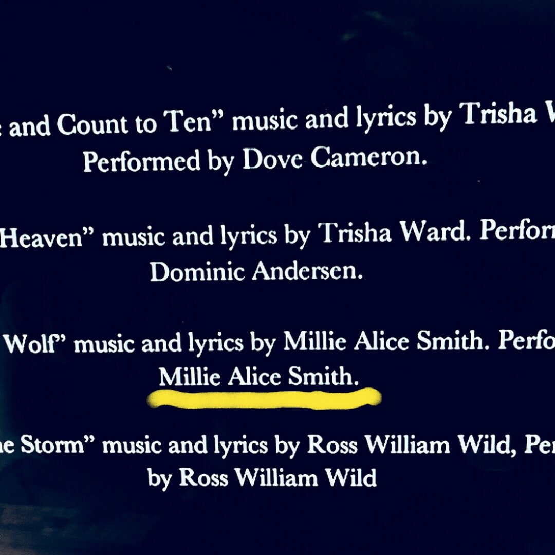 Theveshin's tweet image. Millie Alice Smith Posted on Instagram With Dove &amp;amp; Thomas From working together on #TwoWolves 🐺🐺
#DoveCameron #ThomasDoherty