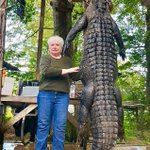 テキサスのばばあすげぇ!マグナムの一撃で4m長のワニ仕留める!