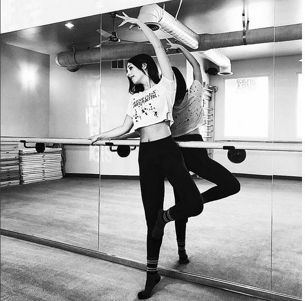 No one deserves a lil #wcw love more our babe @lindsayluv 💓 Just 7 weeks after giving birth to her beautiful girl, this hot mama is back in class AND killing our #toneupin10 challenge!!! Her dedication to her health and wellness is an inspiration and we are so happy she’s back!