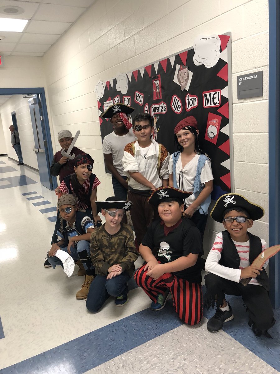 johnson4MVES's tweet photo. @MVESbobcats 4th grade Pirate Day was a success! https://t.co/Qae9wPysyx