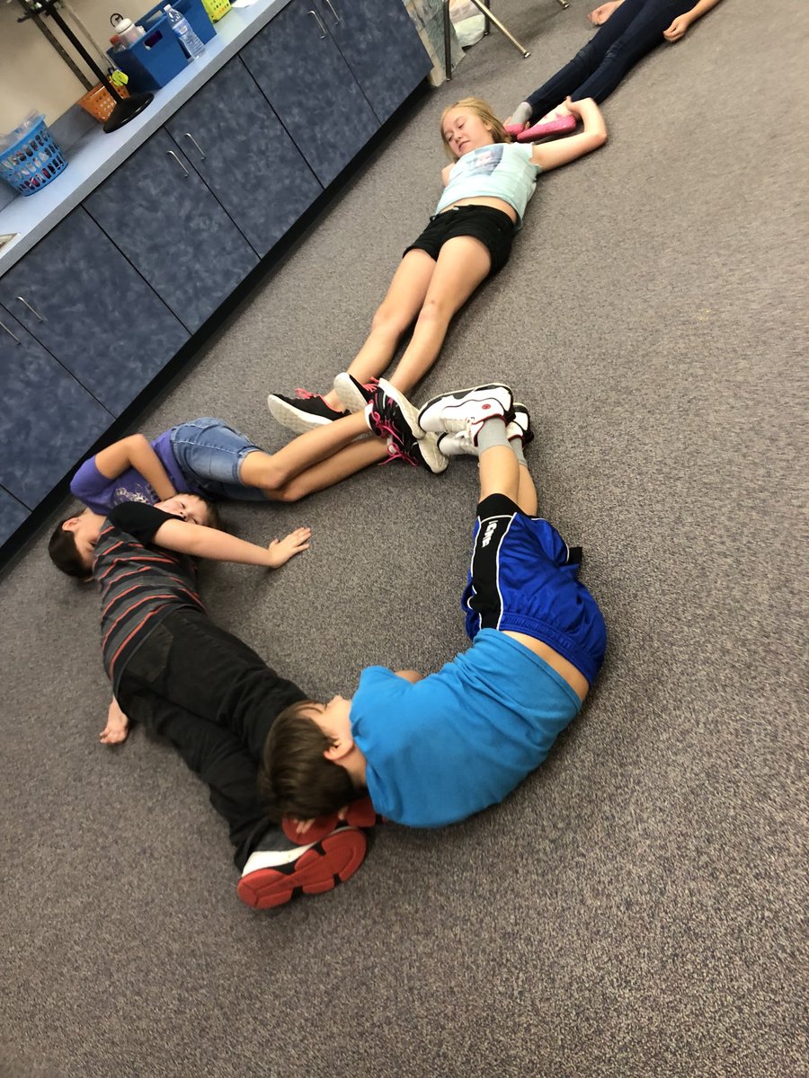 casey_morito's tweet photo. Team building/buddy up activities are the BEST! #sanfordharmony #dolphinstrong @HOMdolphins https://t.co/hG7jtPIlck