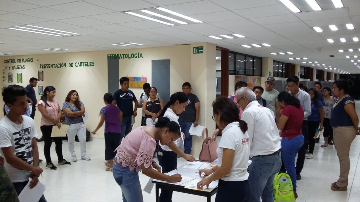 rector_utecan's tweet photo. UTECAN PRESENTE: Se realizó la entrega de apoyo a los estudiantes beneficiarios de las becas Servicio Social para Crecer 2018 y Escuela Cerca de Ti 2018, en las instalaciones de nuestra Máxima Casa de Estudios.

¡Por una Educación con Excelencia y Valores!

#SomosUT #UTCandelaria https://t.co/ikw6bUORvL