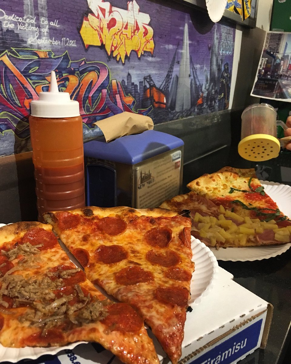 mrsabad's tweet image. Happy Anniversary to our favorite pizza joint in town! Your pizza is delicious no matter the price, but even more so at $2 a slice! 😉😋 #ASONY12 #hellagood #marvyapproved (Not pictured are the mini cannoli we already inhaled)