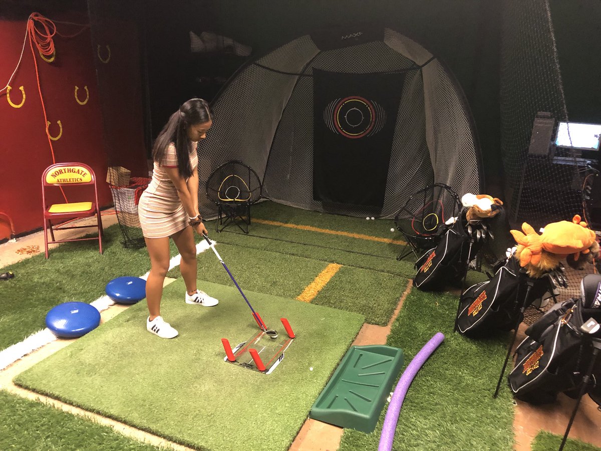 Markab3578's tweet photo. Another victory for @nhsbroncos @NorthgateHS girls golf. 207-259. 6-0 for 2018-19. 30-0 for the last 4 seasons. https://t.co/FD8tp2vyiv
