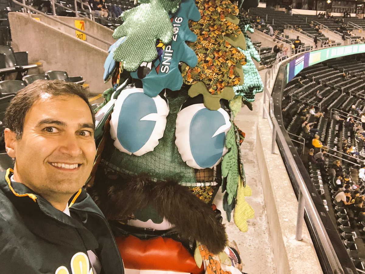 DaveKaval's tweet image. Big Thanks to the @lsjumb for bringing the energy tonight! @stanford #nerdnation 🌲🌲🌲💯💯💯⚾️⚾️⚾️ @Athletics