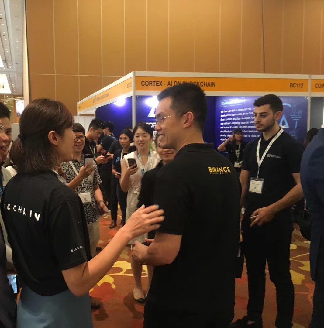 SusanZhou052008's tweet photo. Glad to give @cz_binance an update of product from QLC community #WinQ and #prettyprivaterouter. Always good to hear his feedback. @QLCchain @binance @coindesk https://t.co/Hb6RuCZp4M