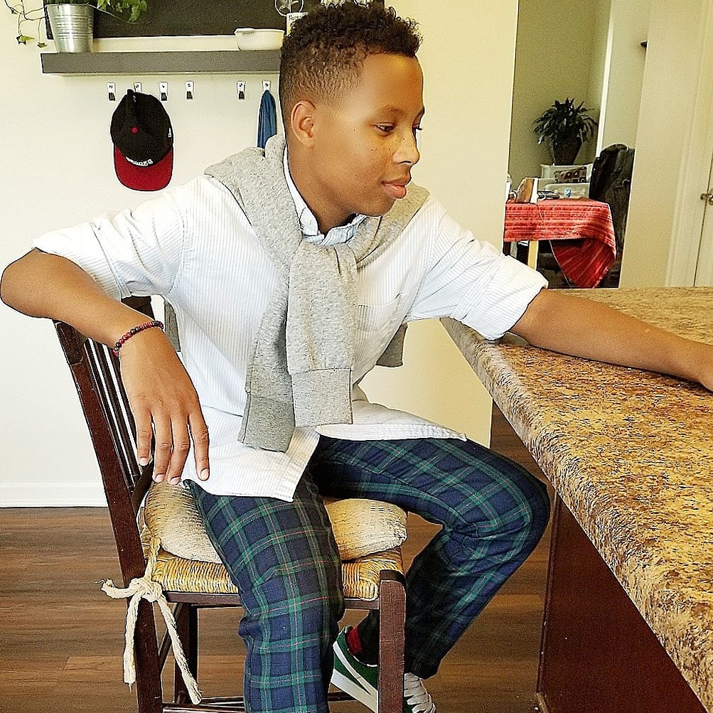 CRACKFINGER1's tweet photo. picture day!!✌🏽✌🏽#OOTD #outfitoftheday #inspo #thursday #green @puma x @deeandrickyofficial #baskets #blackwatchplaid #catandjack #pants @jcrew #seersucker #buttondown #shirt #grey #romper #timeless #fashion #stylechronicles...https://t.co/rUoVxBVq29 https://t.co/c09Y4oiA68