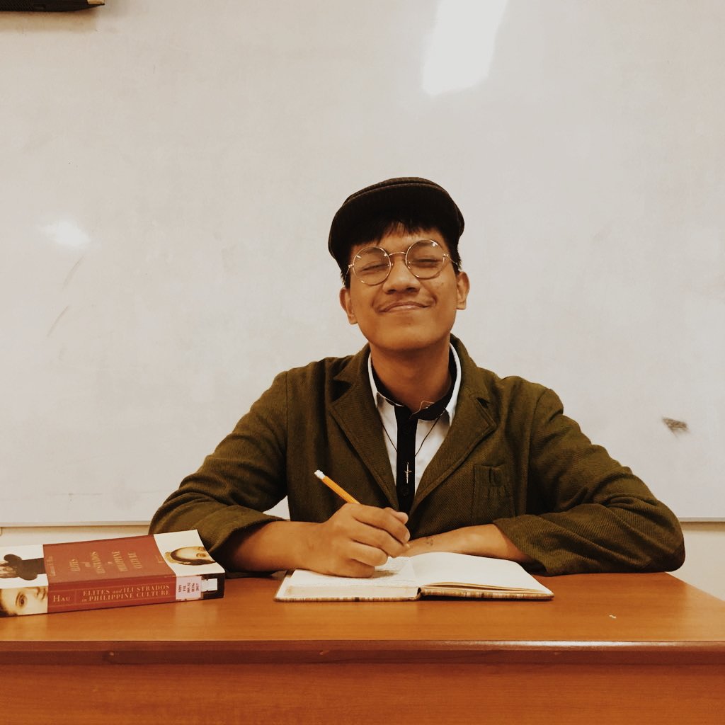 inVYctus06's tweet photo. Isinusulat ko lamang ang aking nakikita
Pero di ko maitatanggi na ako'y lumuluha

(A tribute to The softest Ensaymada sa lahat💙💛💙💛 UwU)

#GoyoAngBatangHeneral 
#Jovente
#JovenHernando
Ps: I tried to, so please to Hate me UwU https://t.co/alDjH5jmpJ