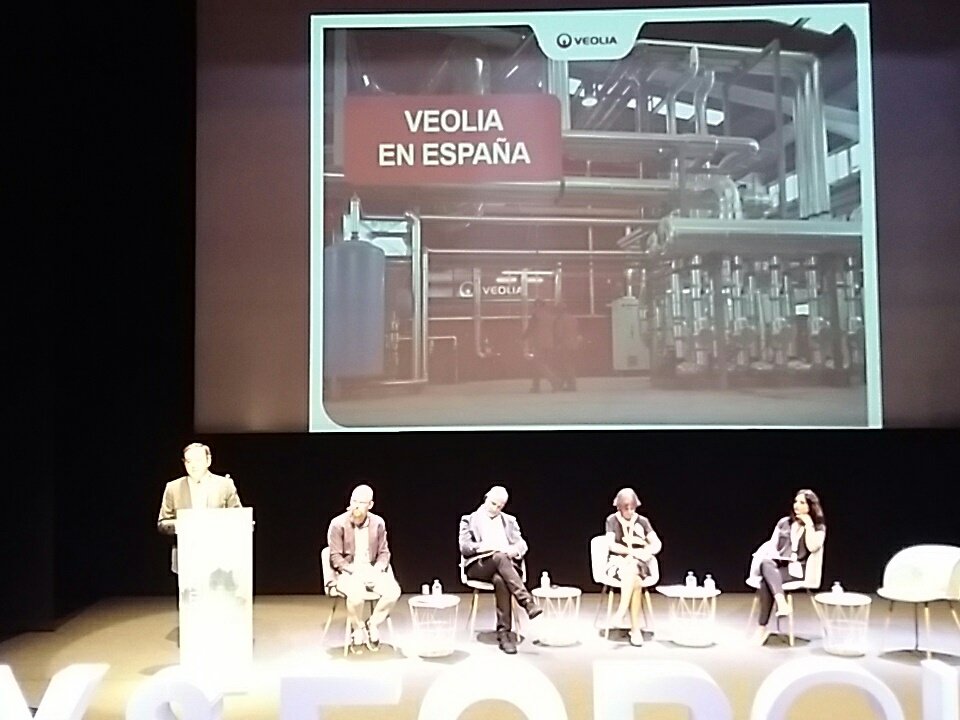 VEOLIA_JMS's tweet photo. Now is time to @Veolia to talk about #circulareconomy in #byforcitizens. Miguel Ruiz nos hablará hoy de casos de éxito en España https://t.co/s2lq2Z4qDN
