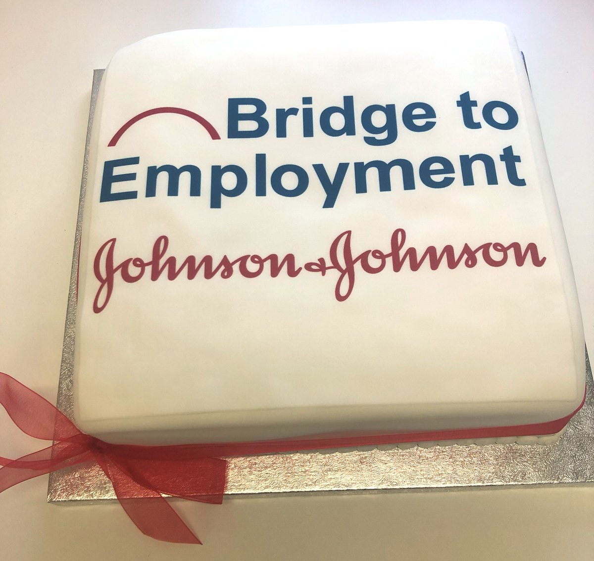 CaketoppersLtd's tweet photo. A few recent orders. Get in touch if you have any requirements for delicious personalised cakes and cupcakes #personalised #cupcake #logocake #logocupcakes #branded #delicious #cakes https://t.co/jGW9EOI8Qk